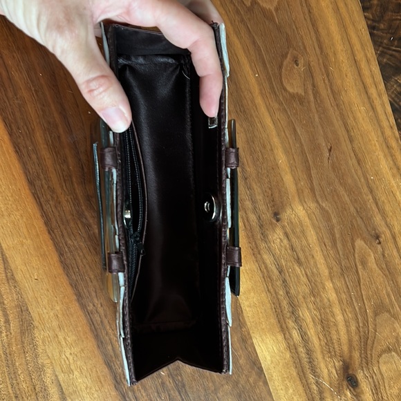 Shiraleah Shell Clutch - Picture 3 of 5